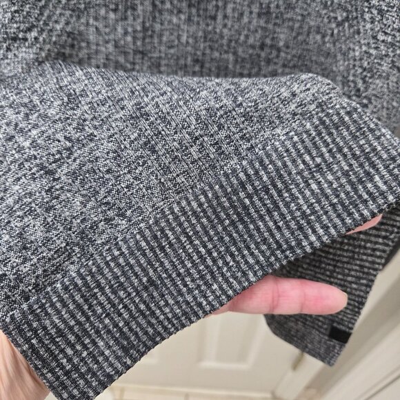 Lululemon Rest‎ Less Sweater Womens 4 Heathered black Thumb holes Running - Picture 5 of 9